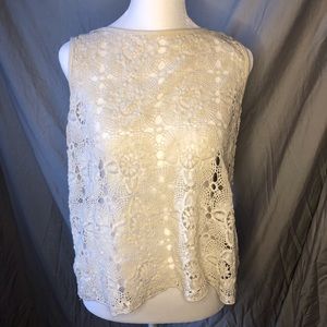 Lace high neck tank top!🌸